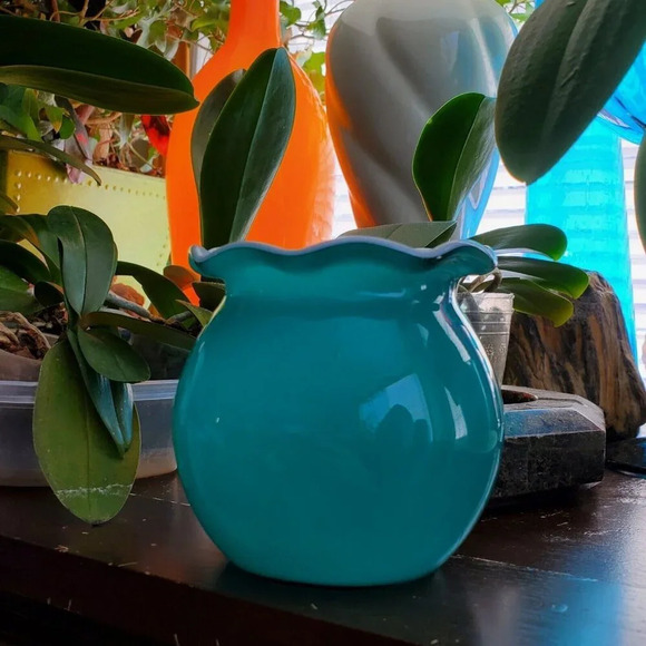 Gorgeous Design China 4" Ruffled Edge Glass Bowl Vase Turquoise & White Inside - Picture 3 of 11
